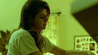 Alexandra Daddario's full nude scene in high definition