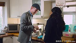Brazzers presents Kiki Minaj in big butt action