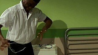 Hey, 20 yo craves big black hammer with hard spanking! 😈