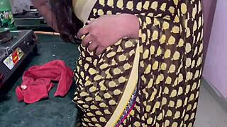 Curb your hunger with steamy Bhabhi in the kitchen cosplay