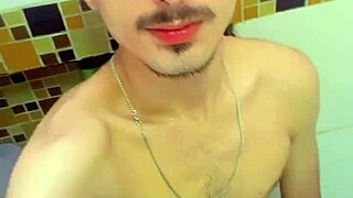 New amateur masturbates in the bathroom and shows off his pervert tendencies
