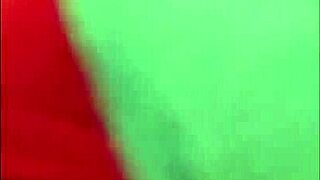 The sly cleaning girl with big ass gets caressed!