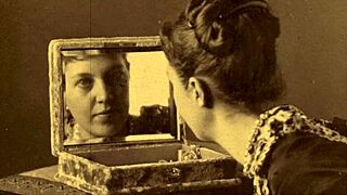 Vintage Lesbians Sharing Two Centuries of Love! 💋