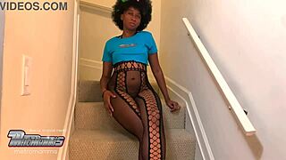 Hippie girl from Baltimore gives a sloppy wet blowjob on the staircase