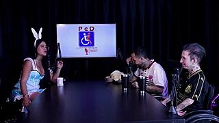 Faz a putaria real, loves big cock slamming her pussy with plug in ass for 69.