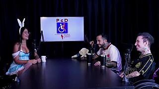 Faz a putaria real, loves big cock slamming her pussy with plug in ass for 69.