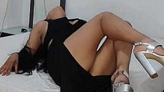 do you want to cum watching my face and ass in double oral pleasure?