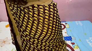 desi bhabhi's hot dirty sex in saree with hindi audio!