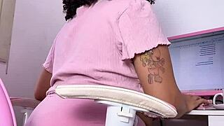 Curvy ebony babe eats, works, and farts in bold homemade clip