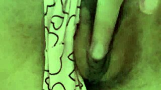 i masturbate my hairy pussy in class under desk