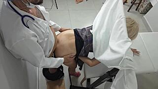 Ginecologista loses phone with spicy blindfolded ass worship content! 😱