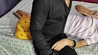 Makan Malik ki beti ko choda ghar me akeli pakar with wild domination and spitting fetish 😈
