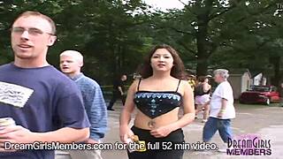 Husmødre stripper nakne på ponderosa stranden! 🏖️