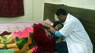Bhabhi India digoda dokter dengan omongan kotor Bangla saat sesi liar
