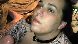 تمص زب أبي الصلب مع اختناق عميق