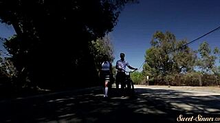 Klasse petite hard geneukt na intense oralsex sessie