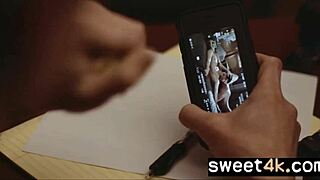 Anak tiri kongkek ibu tiri di bawah pandangan bapa tiri