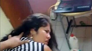 Saya Suka Ngisep Kontol Tebel dan Masukin Timun ke Mulut, Enak Banget