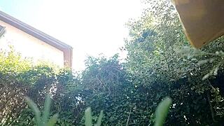 샹탈 채널 - 공공장소에서 대담한 행위는 안 돼