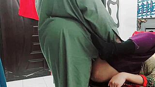 मैंने अपनी पंजाबी वाइफ को हसबैंड से टेकन देखा... उम, वाऊ!