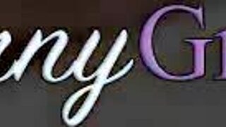 Busty Oma, willst du mir erzählen, wie du den riesigen Schwanz lutschst?