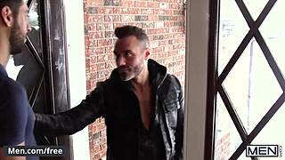 Men Com - Manuel Skye i Mick Stallone w akcji z tajną striptizerką część 2