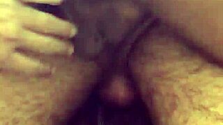 ثلاثية هندية مثلية تذهب برية بالأفعال!