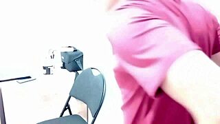 промъкнахме се в офиса на татко, намерихме порно, възбудихме се и се чукахме! 🔥