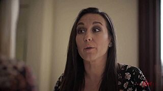 Rachael Cavalli et Sinn Sage dans réunion orale érotique