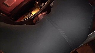 Busty group intrigante-neutral entrega una fiesta épica de vacaciones.