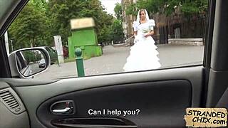 Hej, zakaj je nevesta Amirah Adara po odpovedi poroke jebala naključnega tipa?