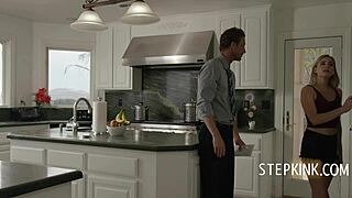 Hysterický táta ohromený, jak holka šokuje divokým krokem. Nemůže uvěřit její drzosti!