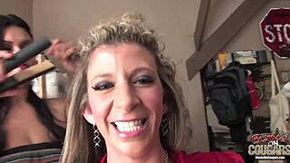 Сара Джей напълнена с гъста черна кума зад сцените