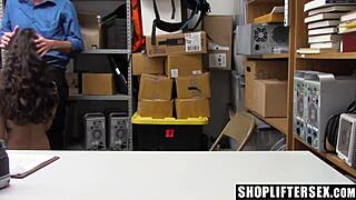 Tini elkapva lopkodásnál kaotikus bolhapiaci jelenetben