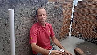 Transei Avec Le Plombier en Action Orale Sauvage