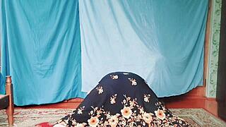 Vruća veliki dupe plavuša gej kaže: Pogledaj moju milf haljinu, dušo!