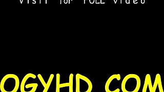 पागल पुराना लड़का, क्यों चाट रहा है उस यंग 18+ चूत को?