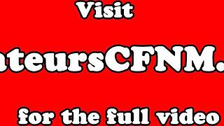 Holky si užívají dráždění nahého chlapa zblízka