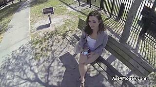 O mie de dolari pentru futut rapid în aer liber cu tânără 18+ perky