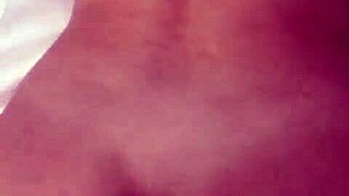 Mlada švedska studentkinja vešto jaše tvrdi kurac u domu