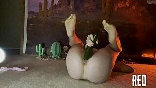 Punapää ratsastaa pitkää kurkkua kovaa!