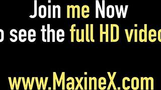 Rakastan Maxine X:n aasialaista pillua pumppattuna kovaa