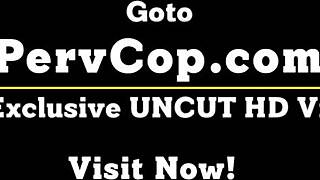 крадлива тийнейджърка 18+ хваната от охранител в мола трябва да се подчинява на перверзните команди