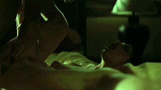 Uh, Silvia Saige milf menangis di bahu saya