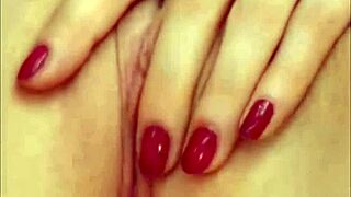 Cuma ngobrol bareng cewek webcam blonde ini, dia kinky banget