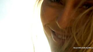 Wow, schau Caroline Wozniacki in Sports Illustrated 2016 mit Bodypaint und Bräunungsstreifen hinter dem Badeanzug