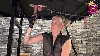 Seance na dojení stole s ruinovanými orgasmy, tak intenzivní!