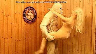 Sexdukker Catalina og Marsalina Valentina kneppet hårdt af Valentino