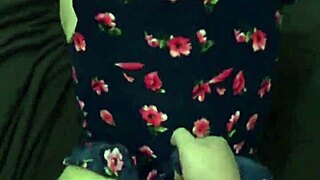 Otaku latina prostitutka ponuja, da mi sesa v domačem posnetku