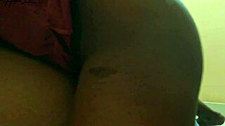 เฮ้ย อยากลิ้มรสหีน้ำเงี่ยนของลูกพี่ลูกน้องขี้เงี่ยนคืนนี้ไหม?